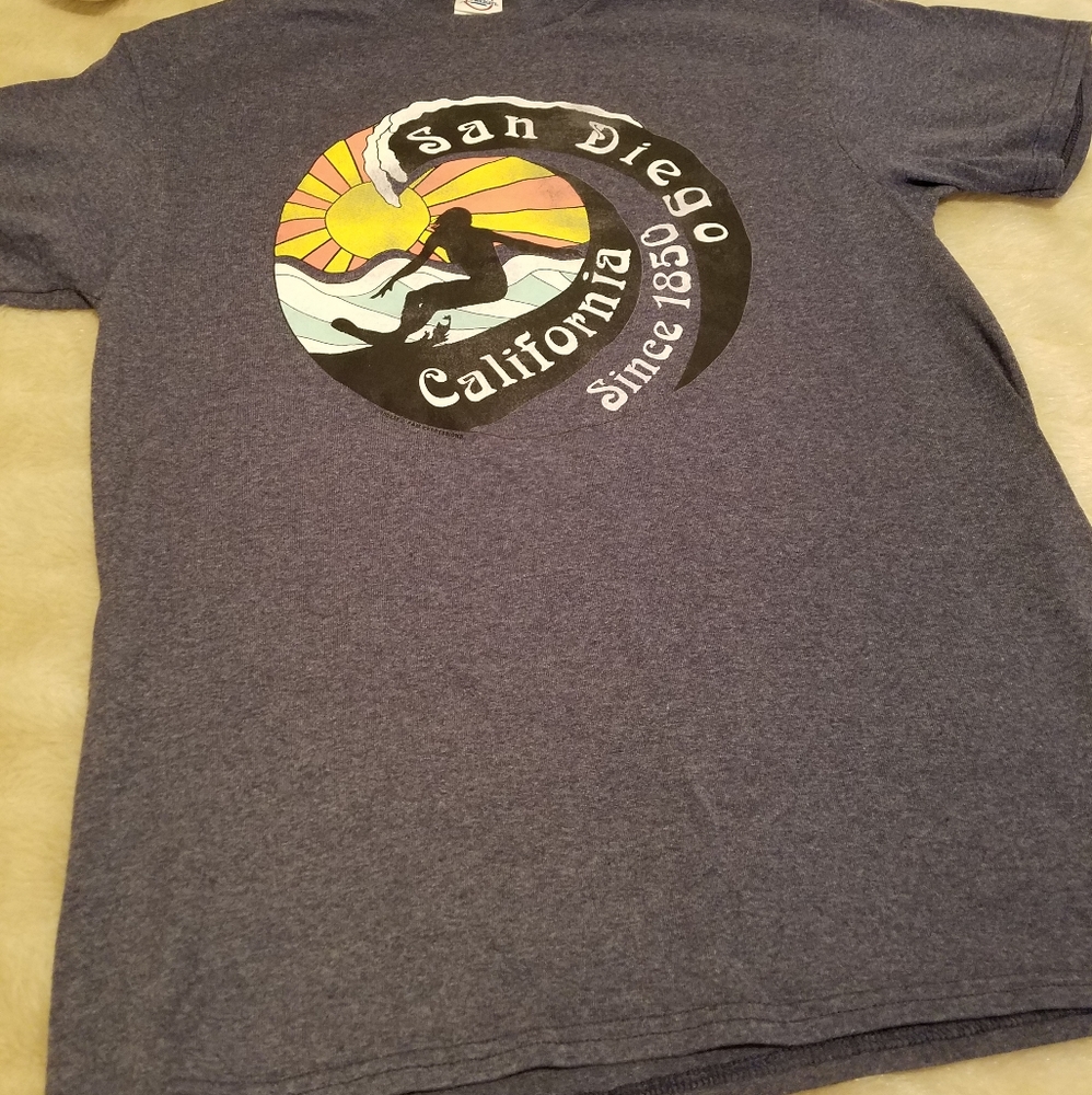GRAPHIC T-SHIRT SAN DIEGO CALIFORNIA (MEDIUM)